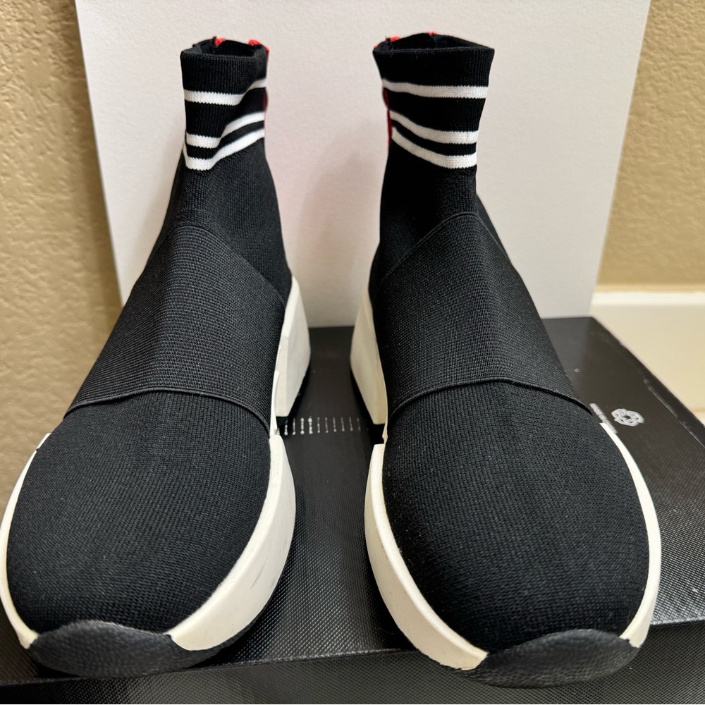 DKNY , like new, size 37